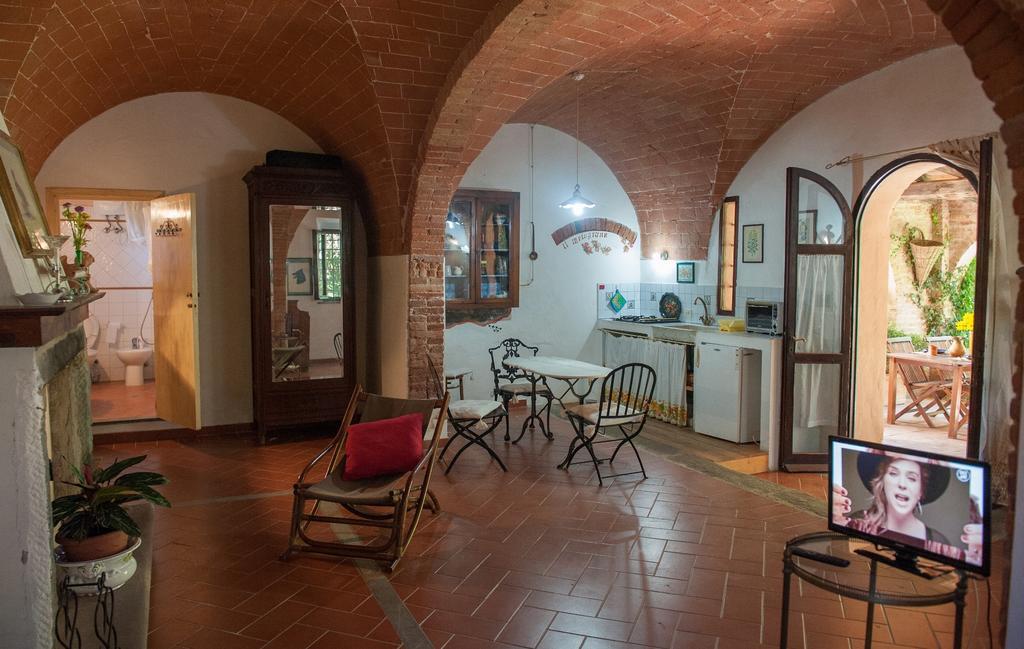 Fioralice Guest House Fauglia Room photo